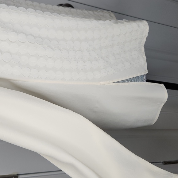 AKRIS punto silk ivory long sleeve bouse, size 6. - Picture 4 of 13